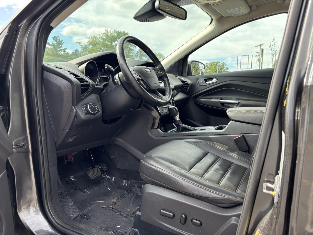 Ford Escape Titanium 4WD 2017