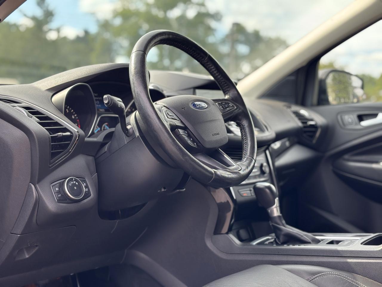 Ford Escape Titanium 4WD 2017