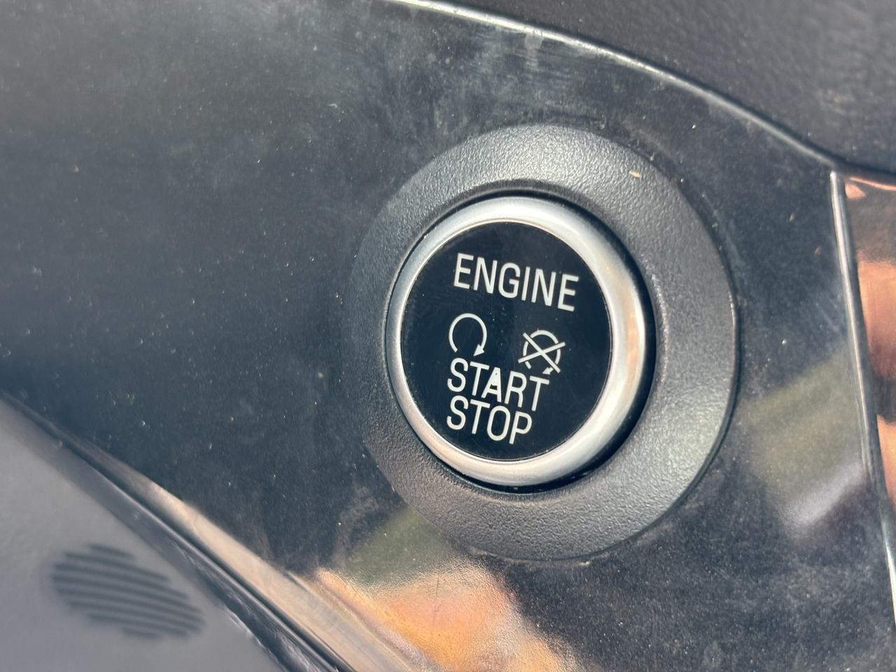 Ford Escape Titanium 4WD 2017