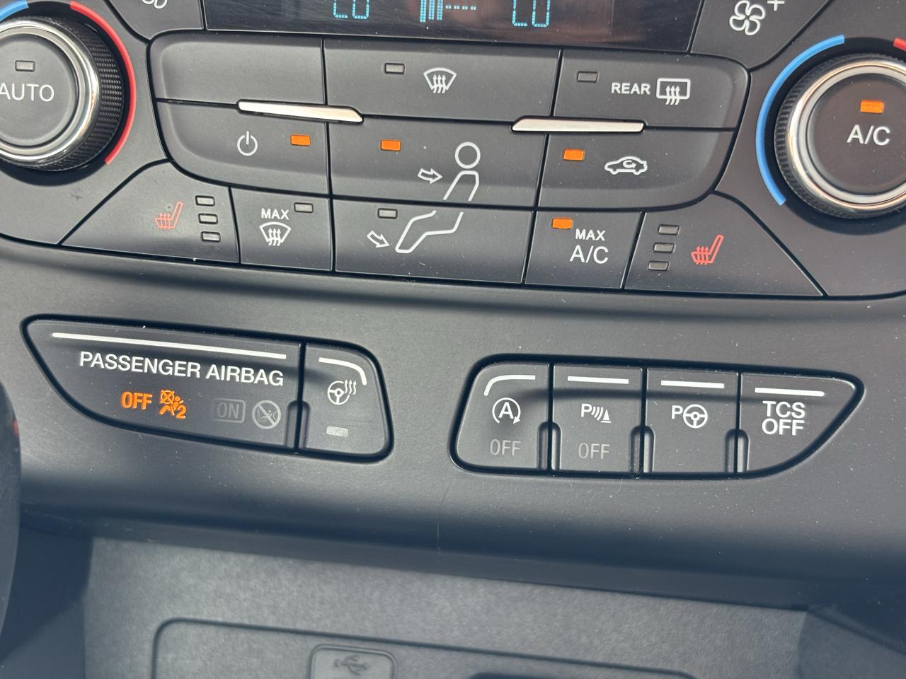 Ford Escape Titanium 4WD 2017