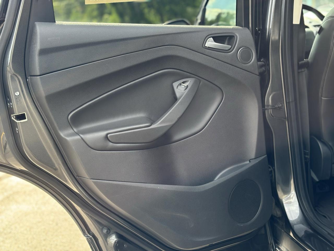 Ford Escape Titanium 4WD 2017