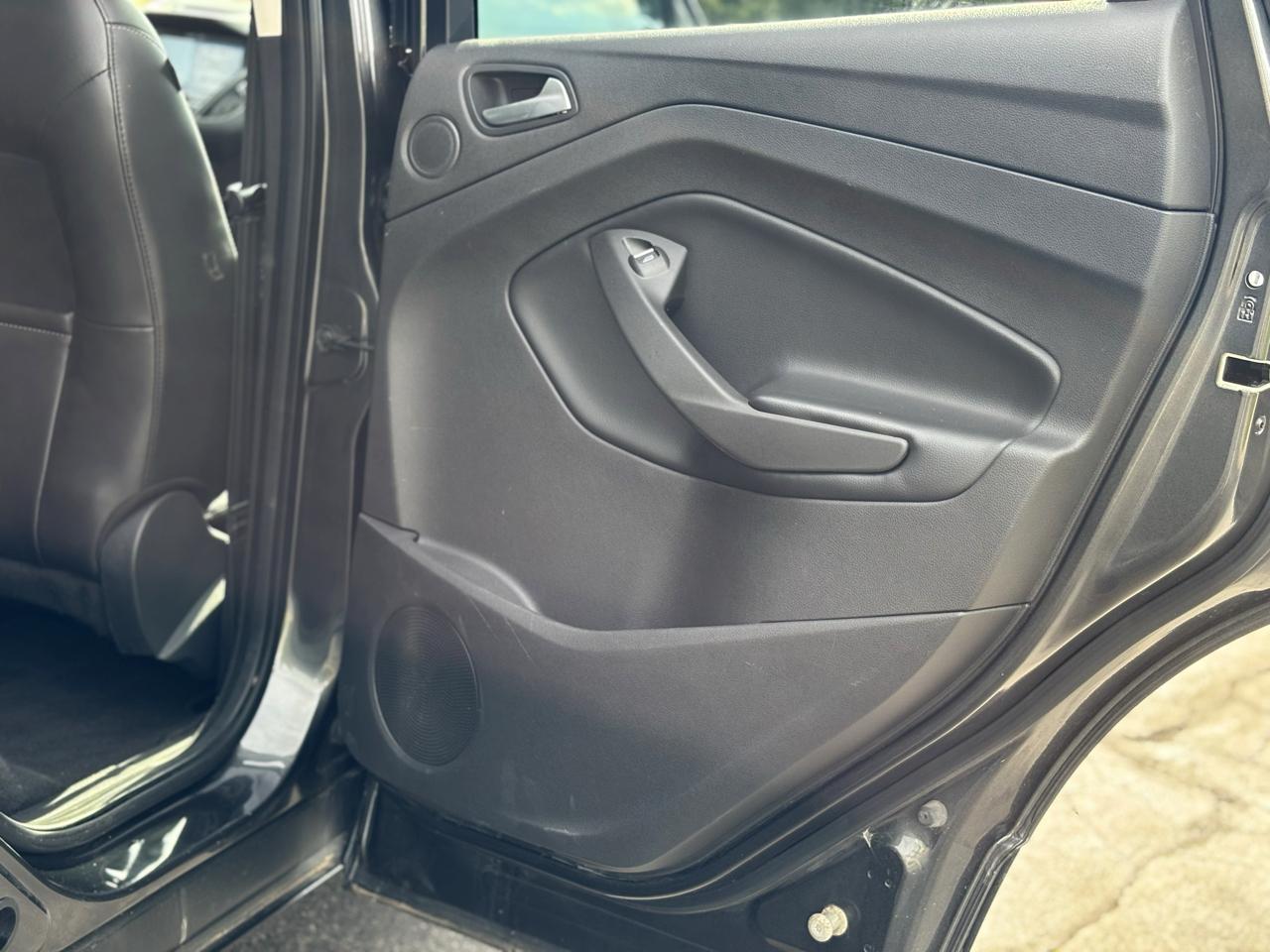 Ford Escape Titanium 4WD 2017