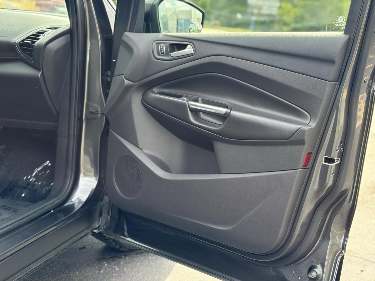 Ford Escape Titanium 4WD 2017