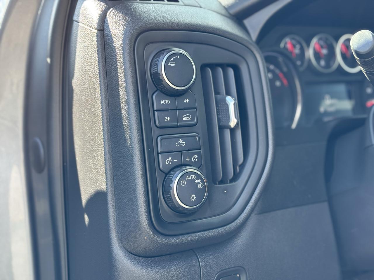 Chevrolet Silverado 1500 4WD Reg Cab 140" Work Truck 2021