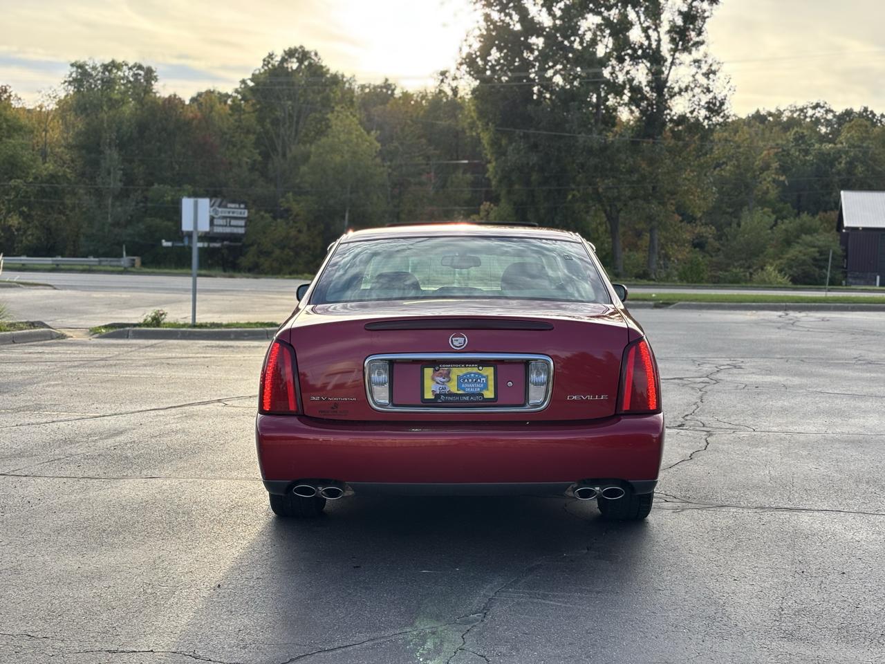 Cadillac DeVille 4dr Sdn 2003
