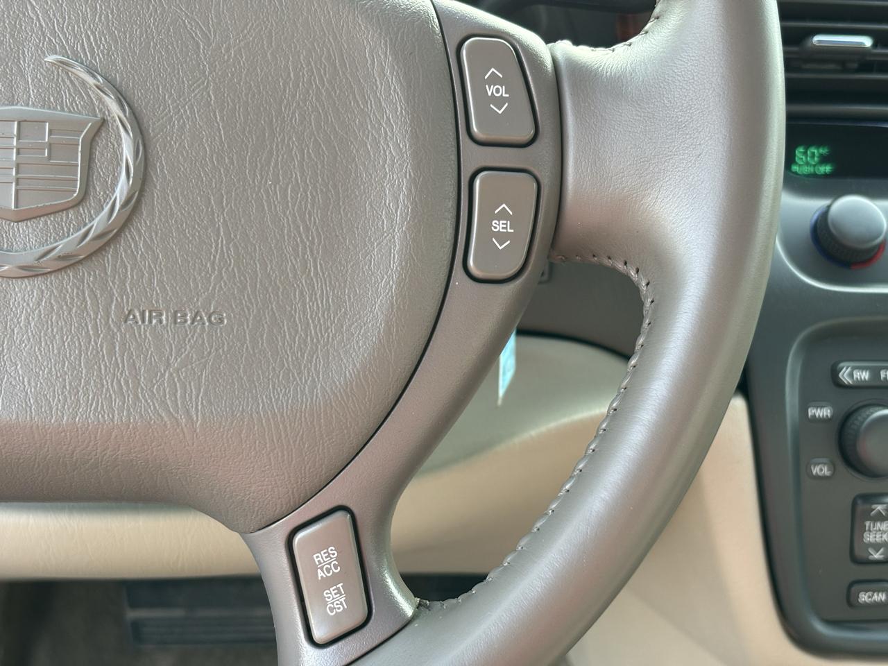 Cadillac DeVille 4dr Sdn 2003