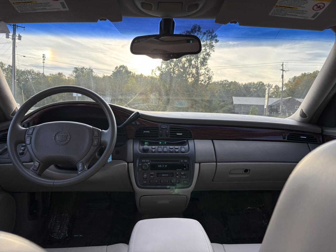 Cadillac DeVille 4dr Sdn 2003