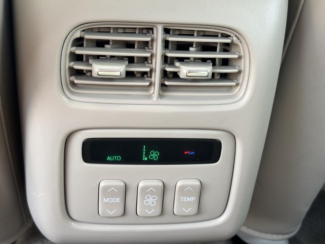 Cadillac DeVille 4dr Sdn 2003
