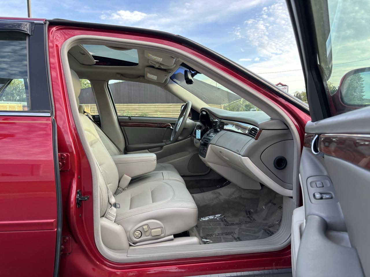 Cadillac DeVille 4dr Sdn 2003