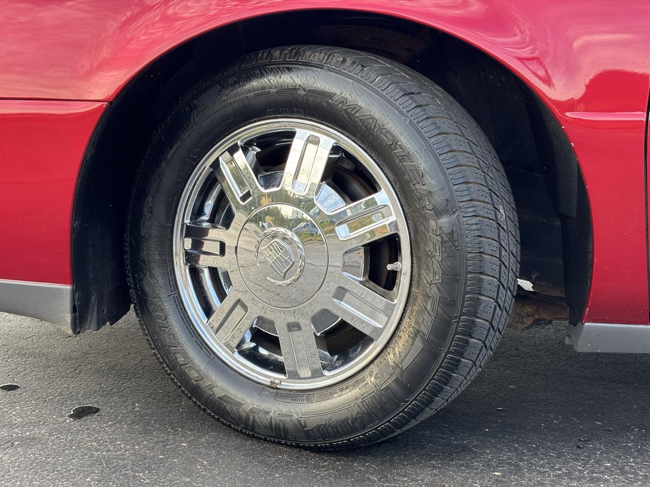 Cadillac DeVille 4dr Sdn 2003