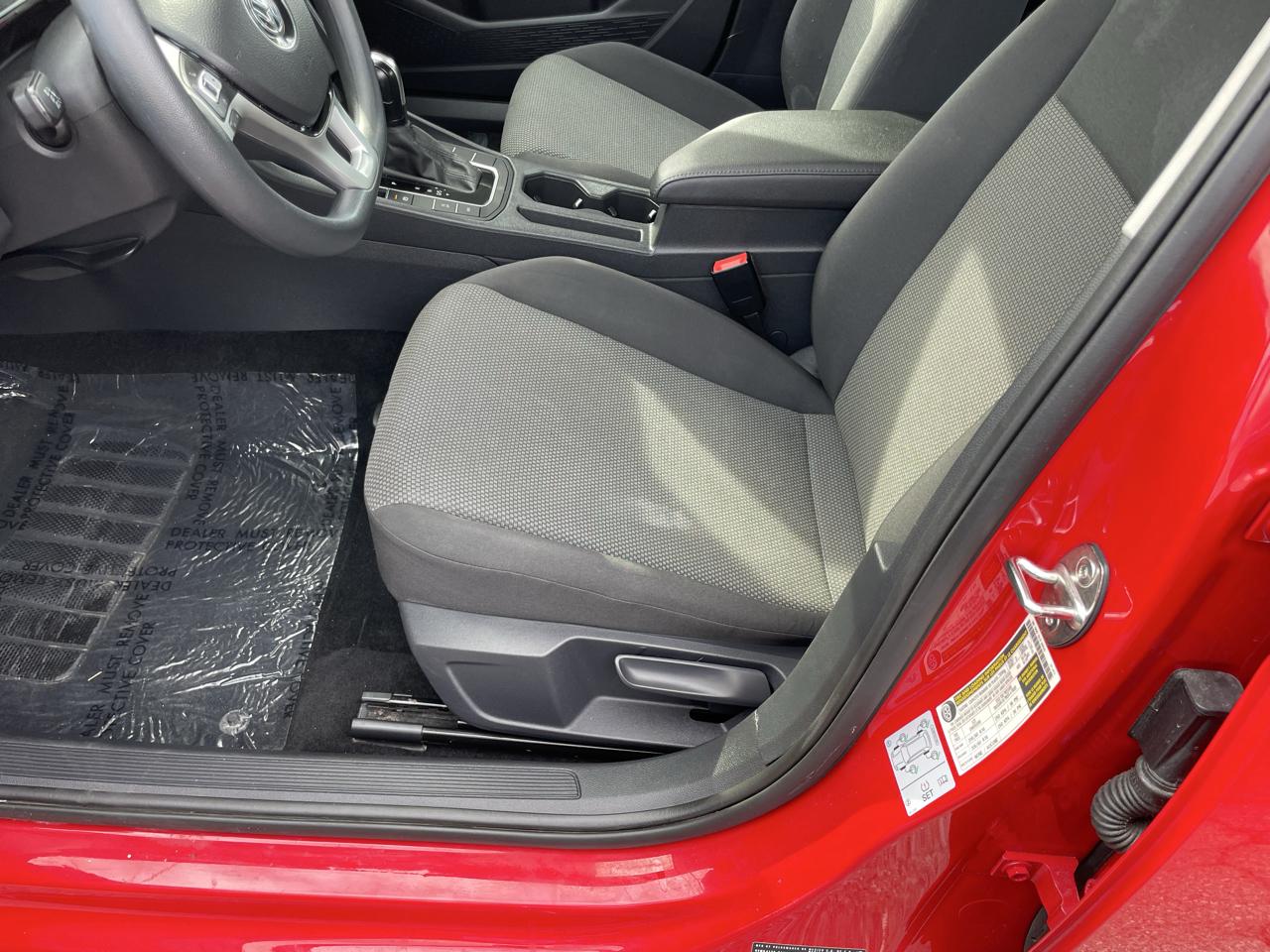 Volkswagen Jetta 1.4T S 8A 2021