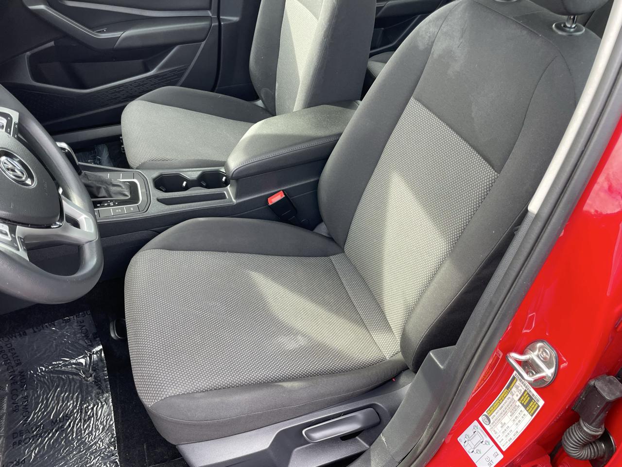 Volkswagen Jetta 1.4T S 8A 2021