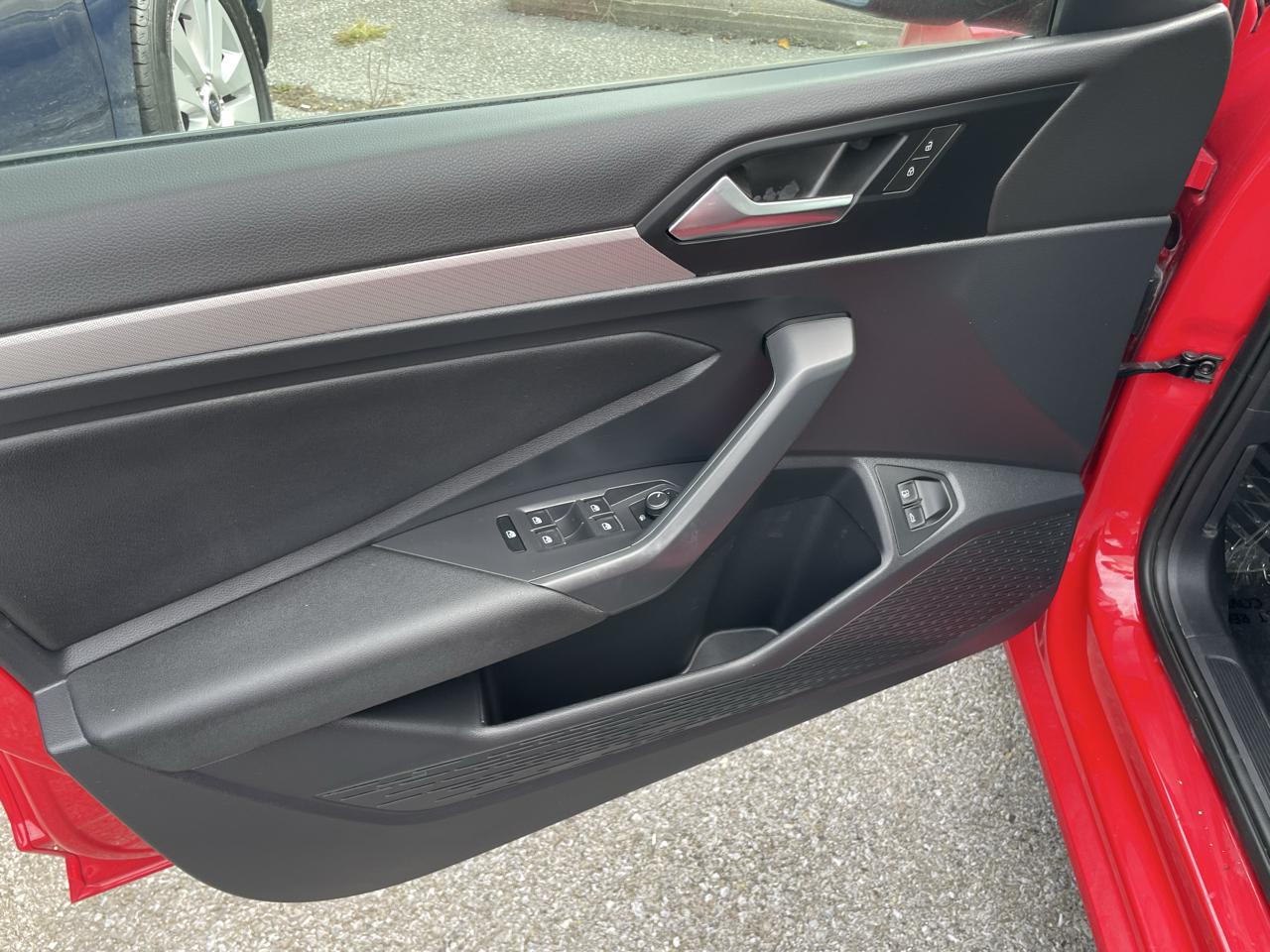 Volkswagen Jetta 1.4T S 8A 2021