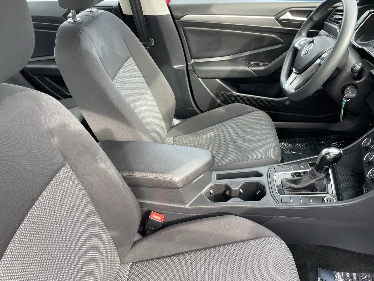 Volkswagen Jetta 1.4T S 8A 2021