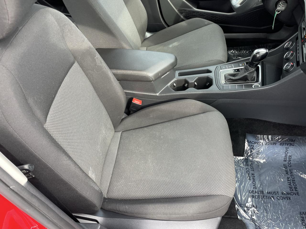 Volkswagen Jetta 1.4T S 8A 2021
