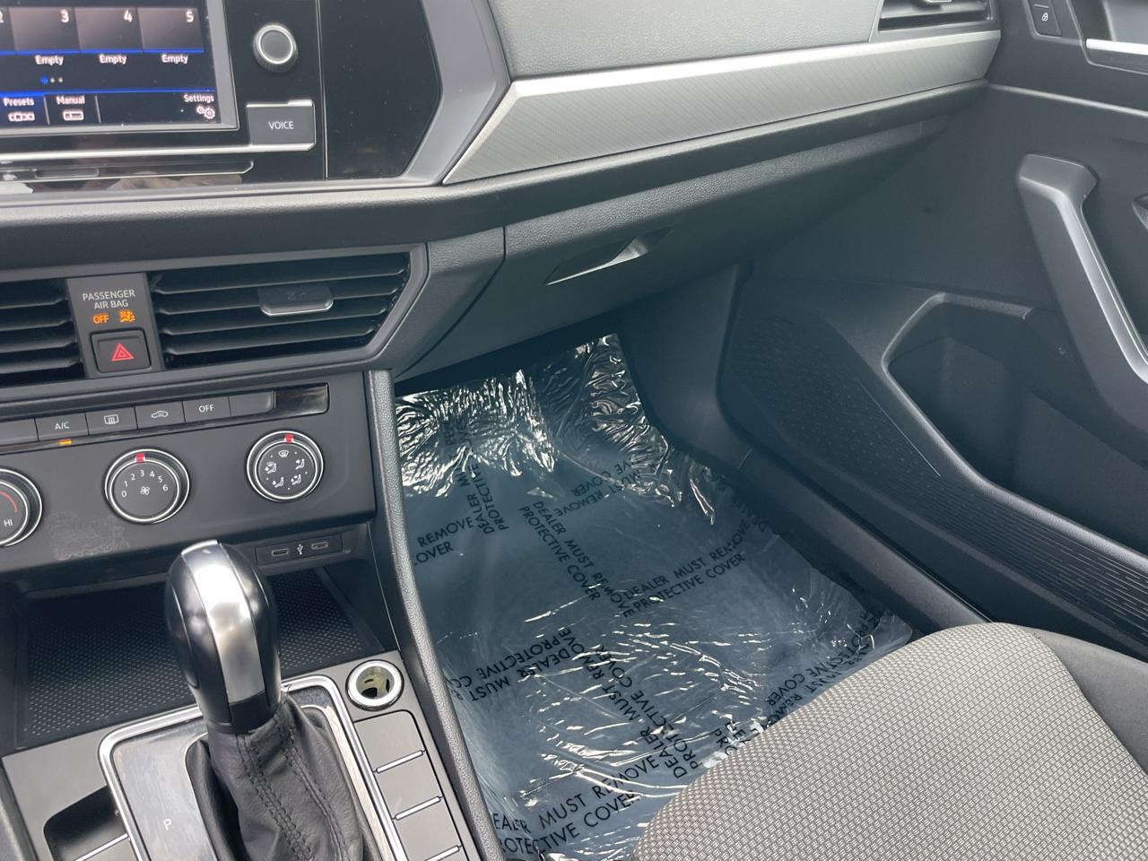 Volkswagen Jetta 1.4T S 8A 2021