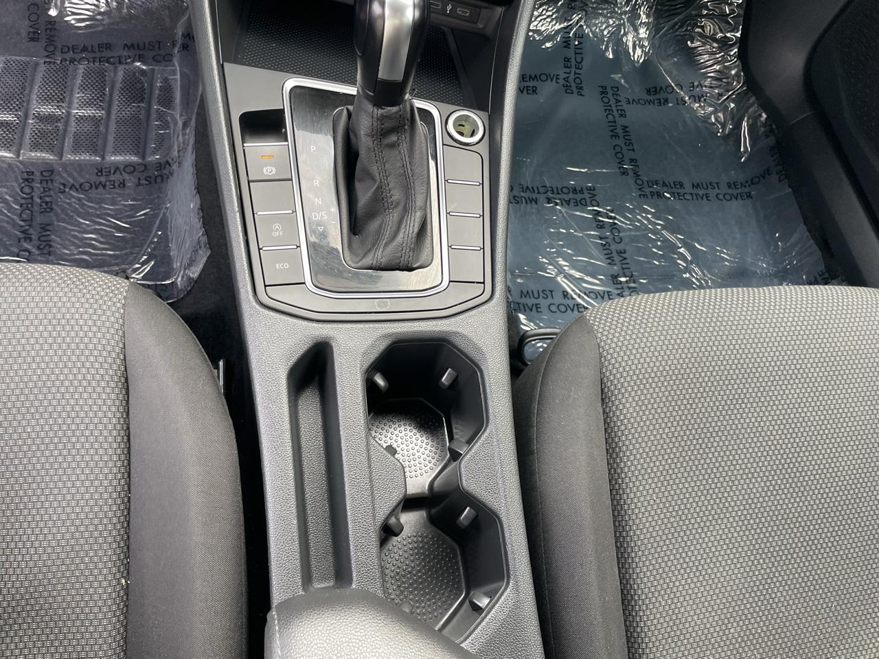 Volkswagen Jetta 1.4T S 8A 2021