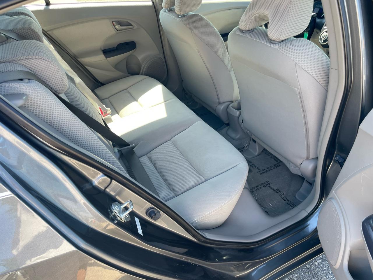 Honda Insight LX 2010