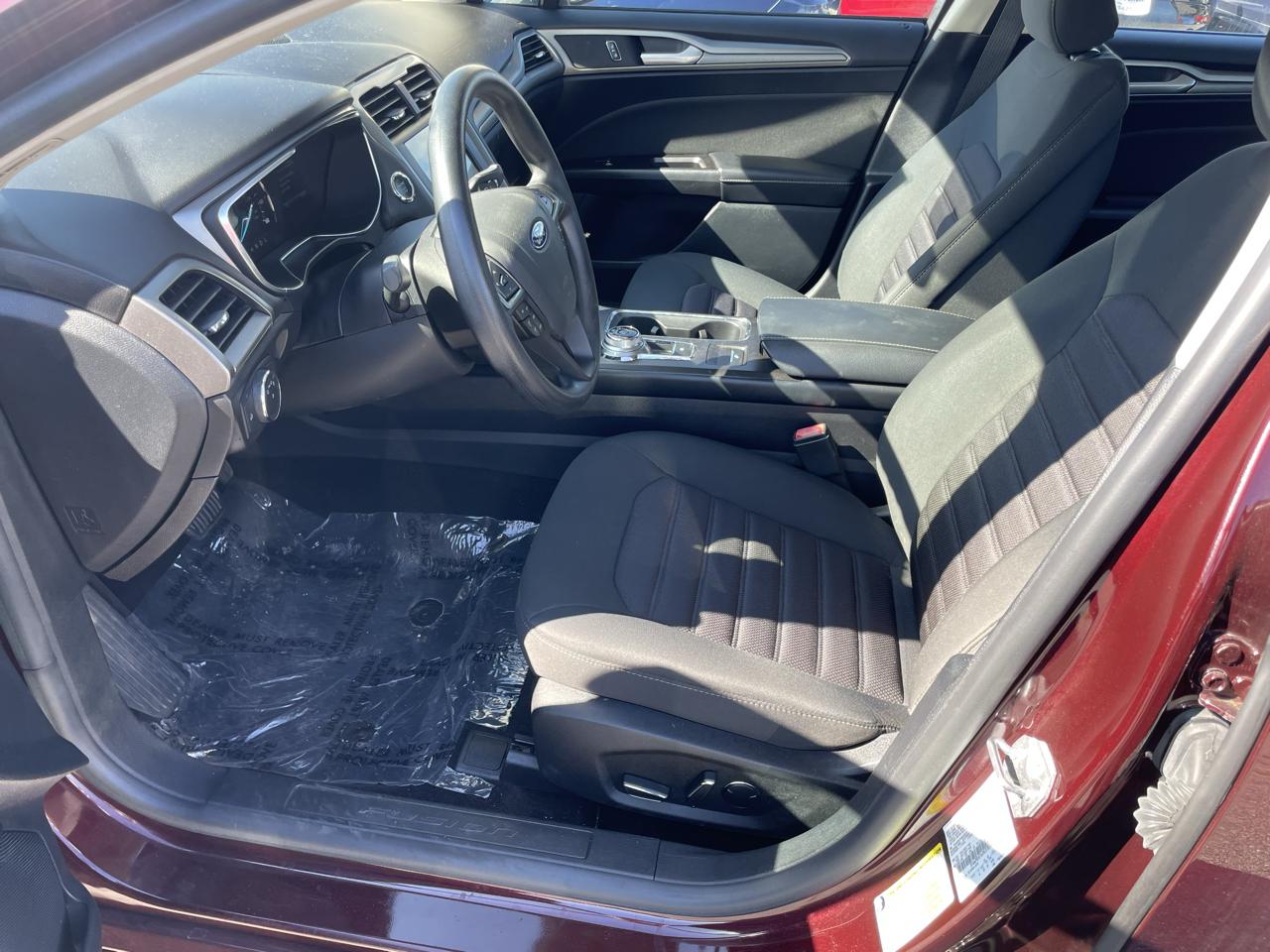 2017 Ford Fusion SE - Photo 37