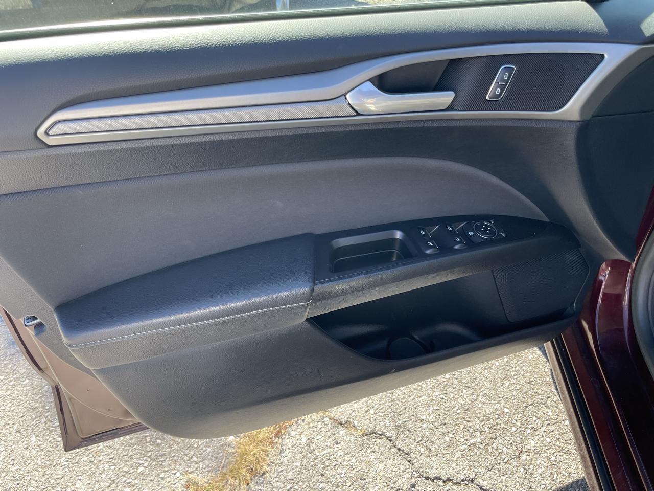 2017 Ford Fusion SE - Photo 40