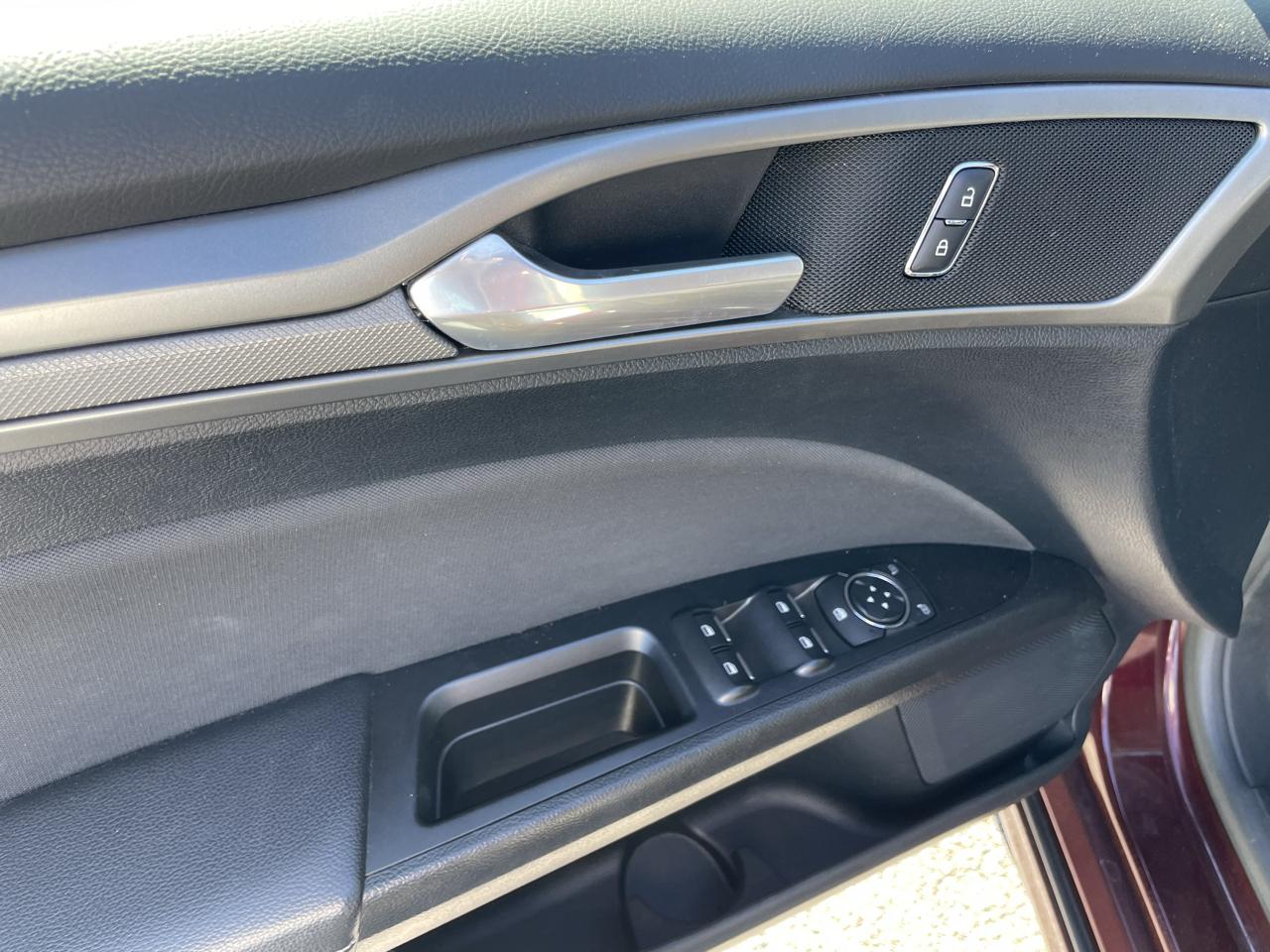2017 Ford Fusion SE - Photo 41