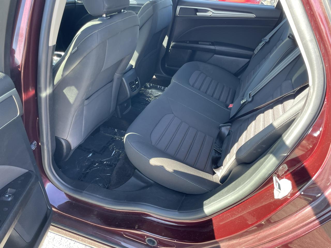 2017 Ford Fusion SE - Photo 48