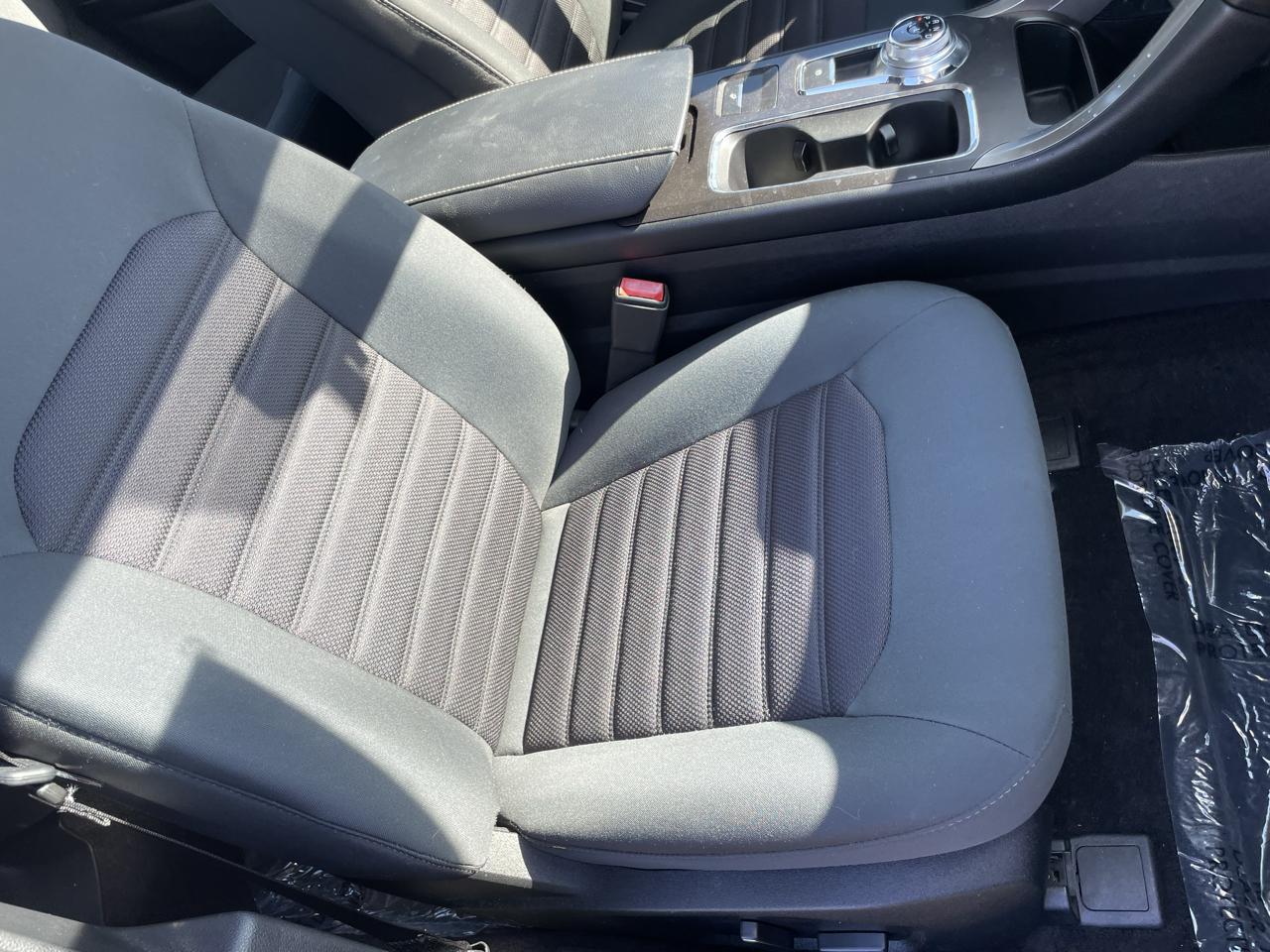 2017 Ford Fusion SE - Photo 62