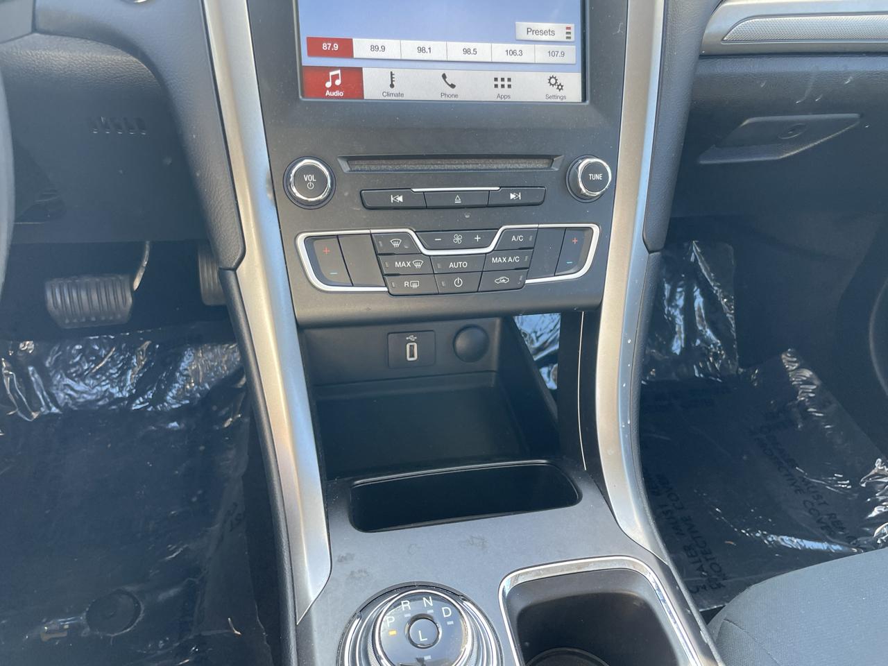2017 Ford Fusion SE - Photo 72