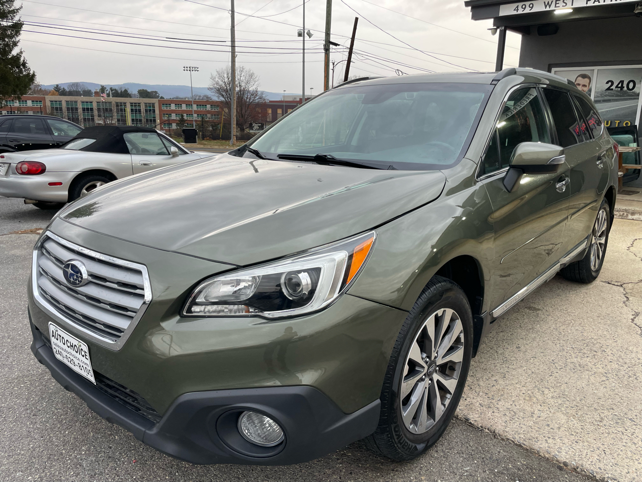 2017 Subaru Outback Touring's photo