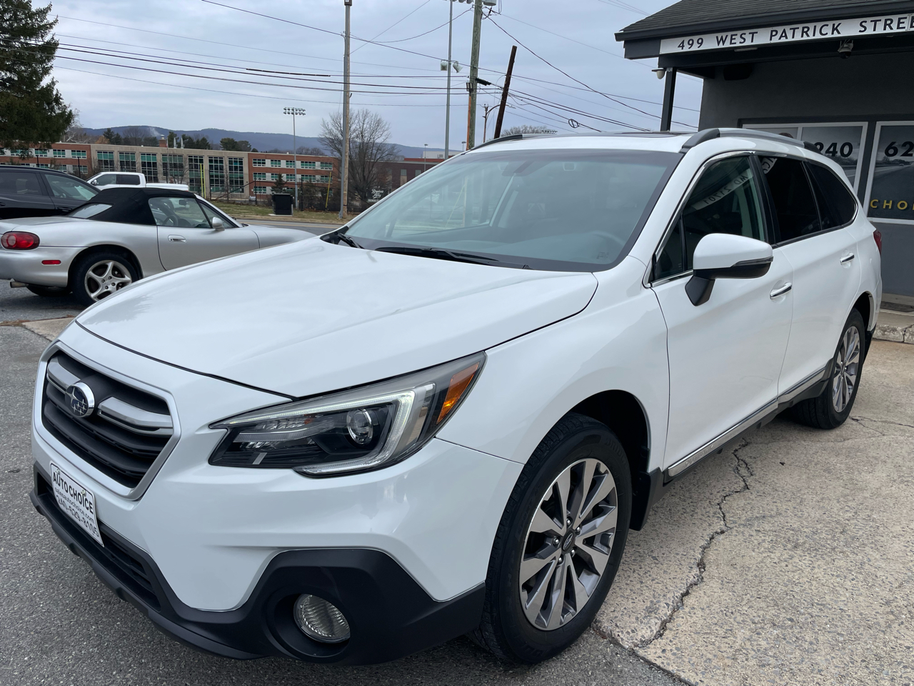 2019 Subaru Outback Touring's photo