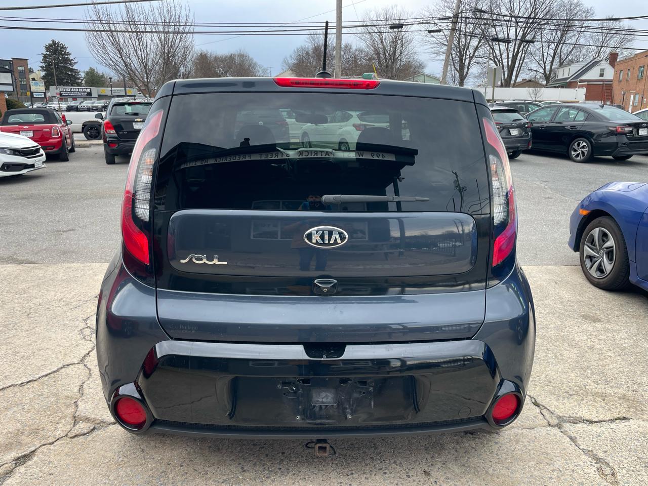 Kia Soul + w/Signature 2.0 Special Edition 2016