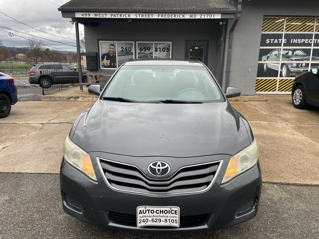 Toyota Camry SE 6-Spd MT 2010