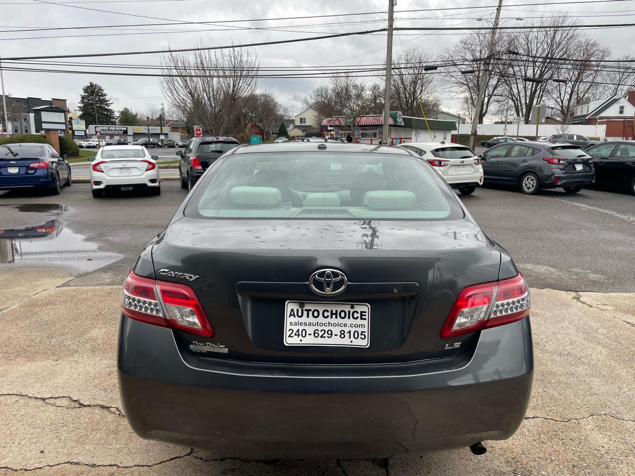 Toyota Camry SE 6-Spd MT 2010