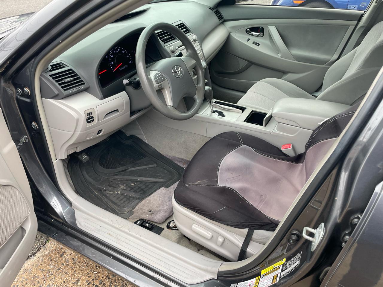 Toyota Camry SE 6-Spd MT 2010