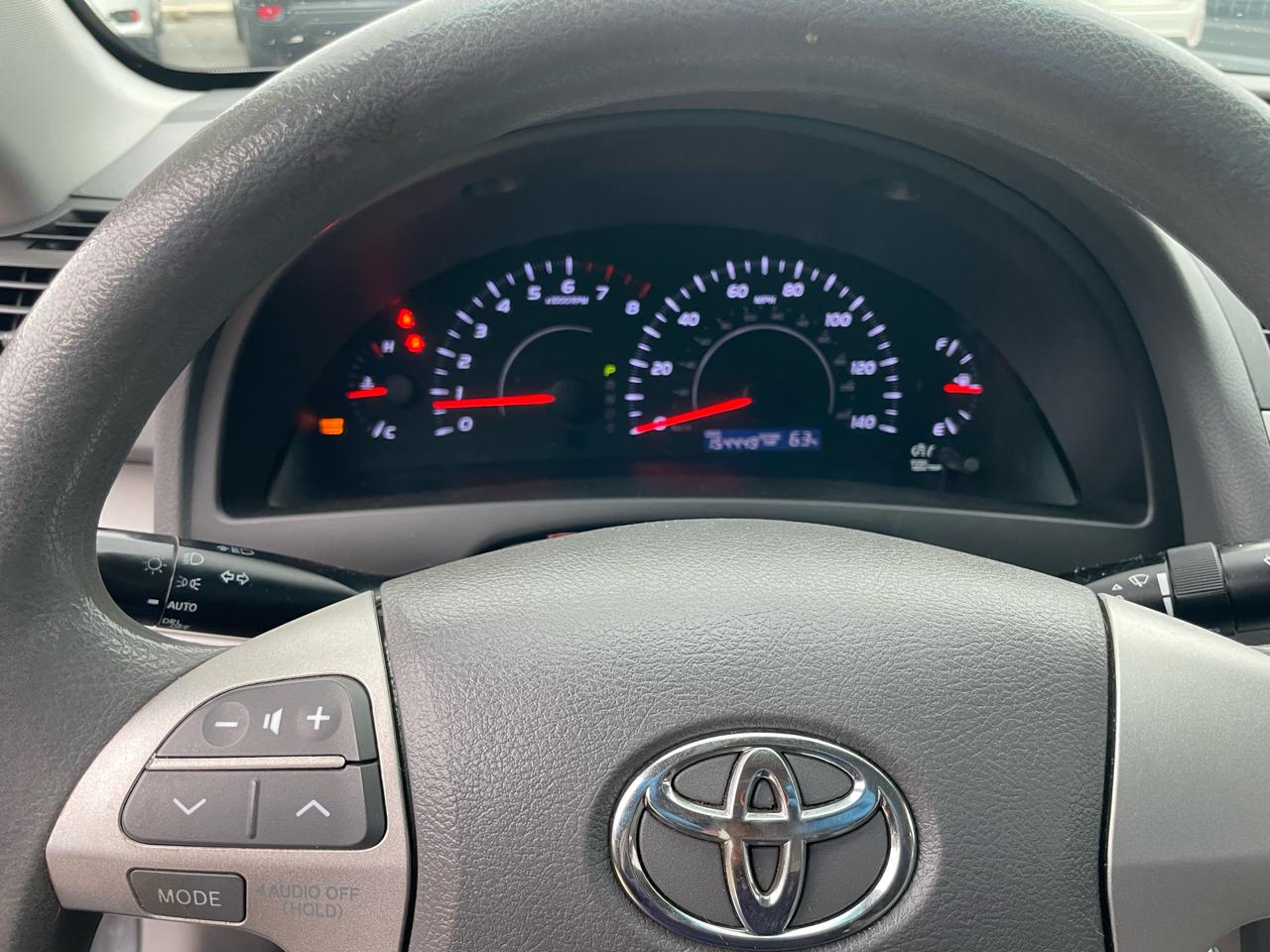 Toyota Camry SE 6-Spd MT 2010