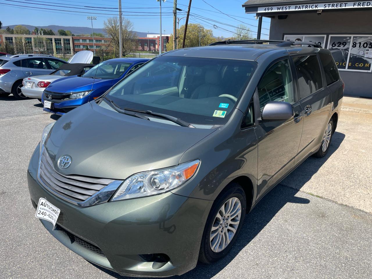 Toyota Sienna Limited 7-Pass V6 2011