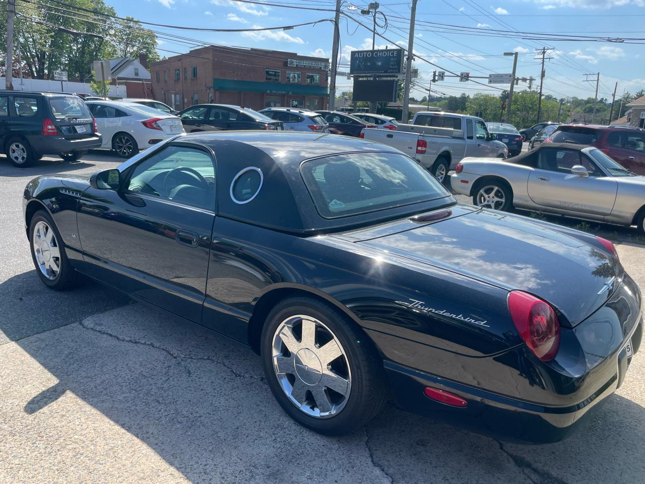 Ford Thunderbird Deluxe 2003