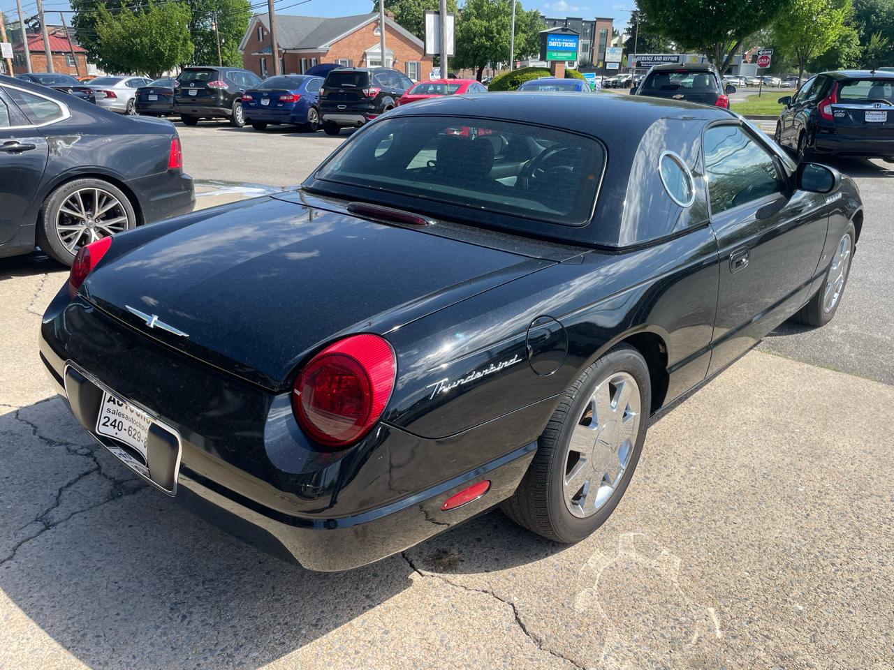 Ford Thunderbird Deluxe 2003