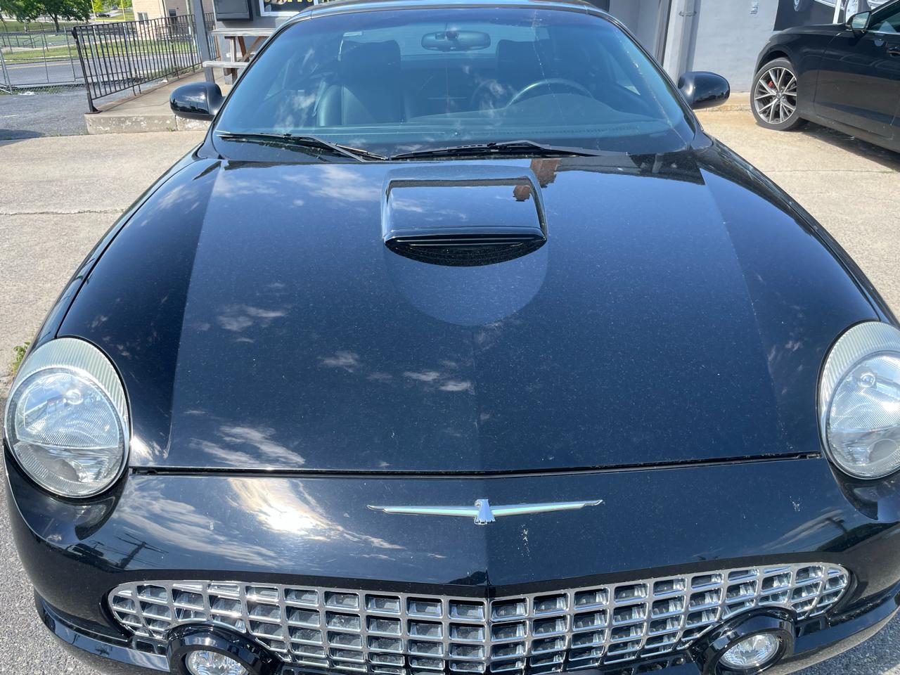 Ford Thunderbird Deluxe 2003