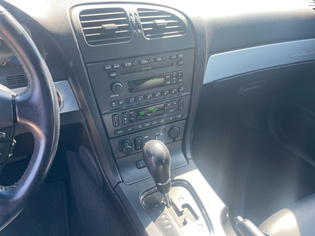 Ford Thunderbird Deluxe 2003