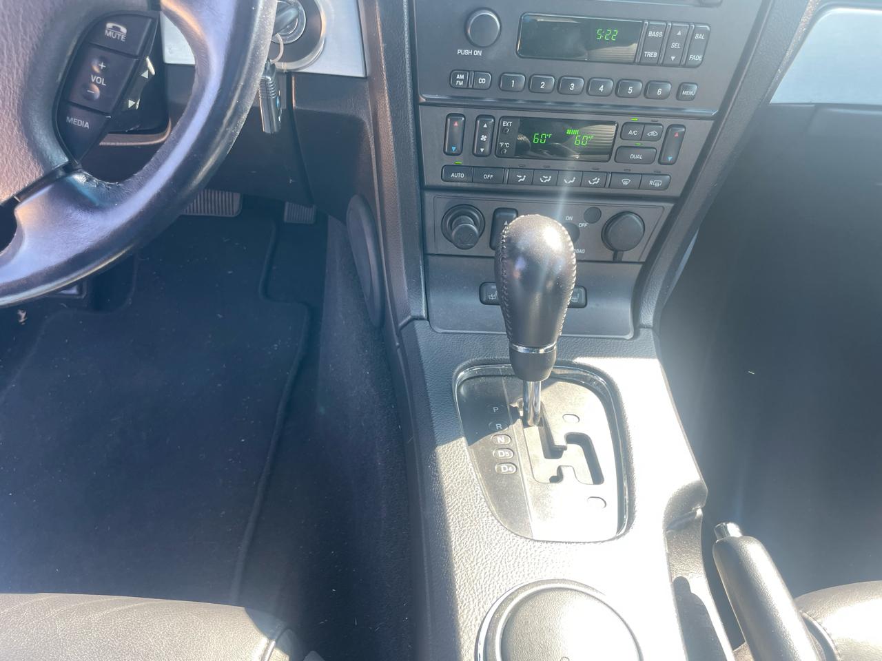 Ford Thunderbird Deluxe 2003