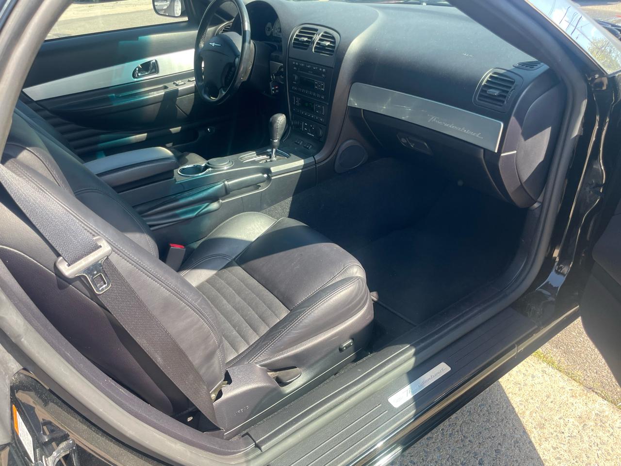 Ford Thunderbird Deluxe 2003