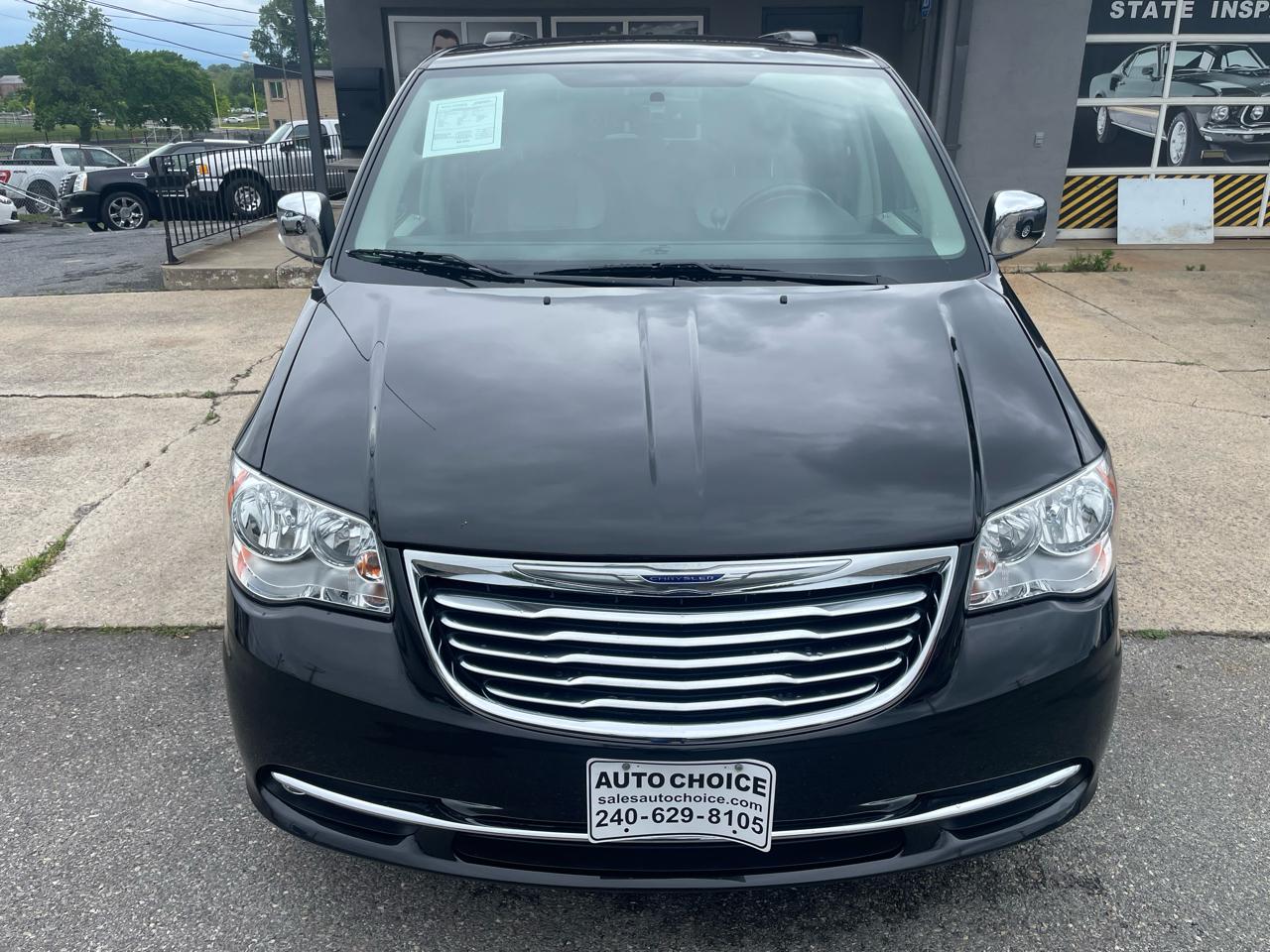 Chrysler Town & Country Touring-L 2013