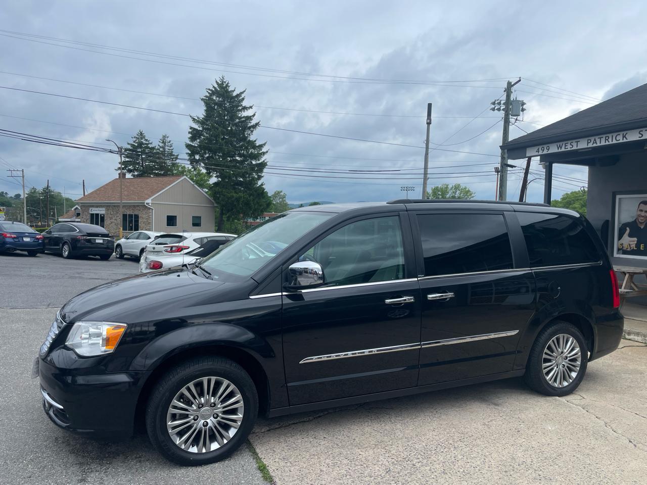 Chrysler Town & Country Touring-L 2013