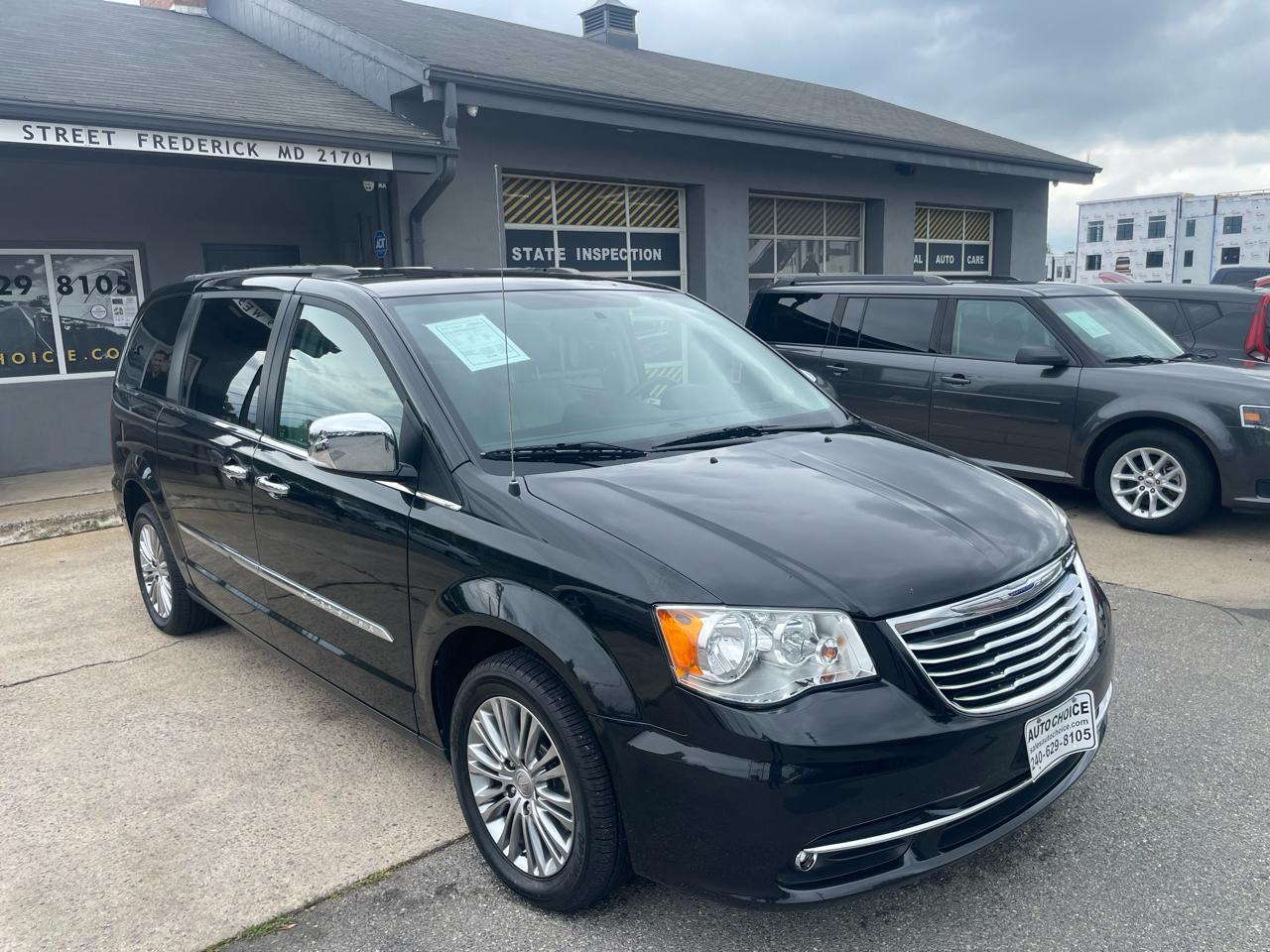 Chrysler Town & Country Touring-L 2013
