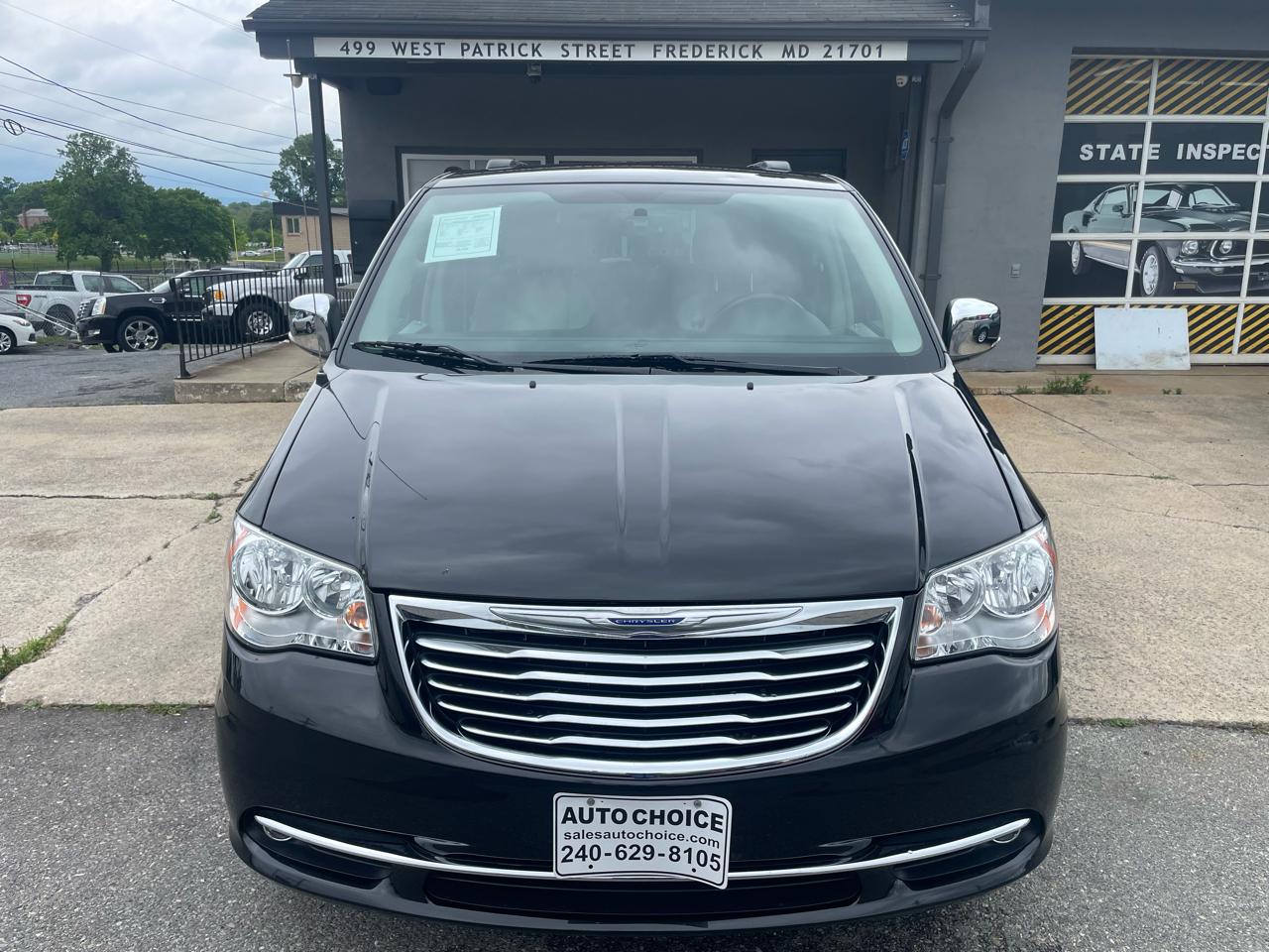 Chrysler Town & Country Touring-L 2013