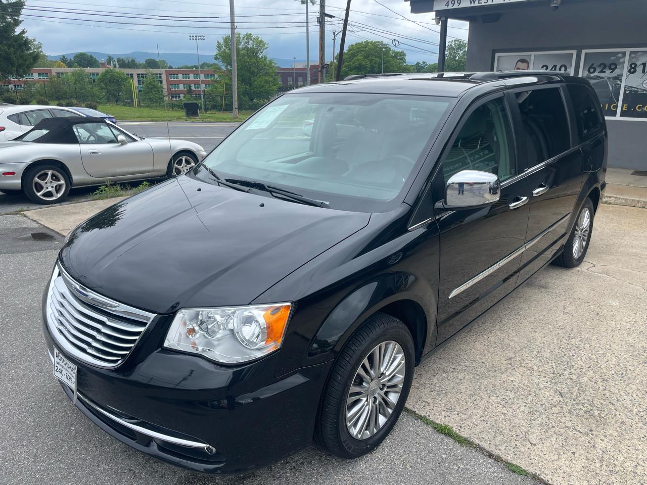 Chrysler Town & Country Touring-L 2013