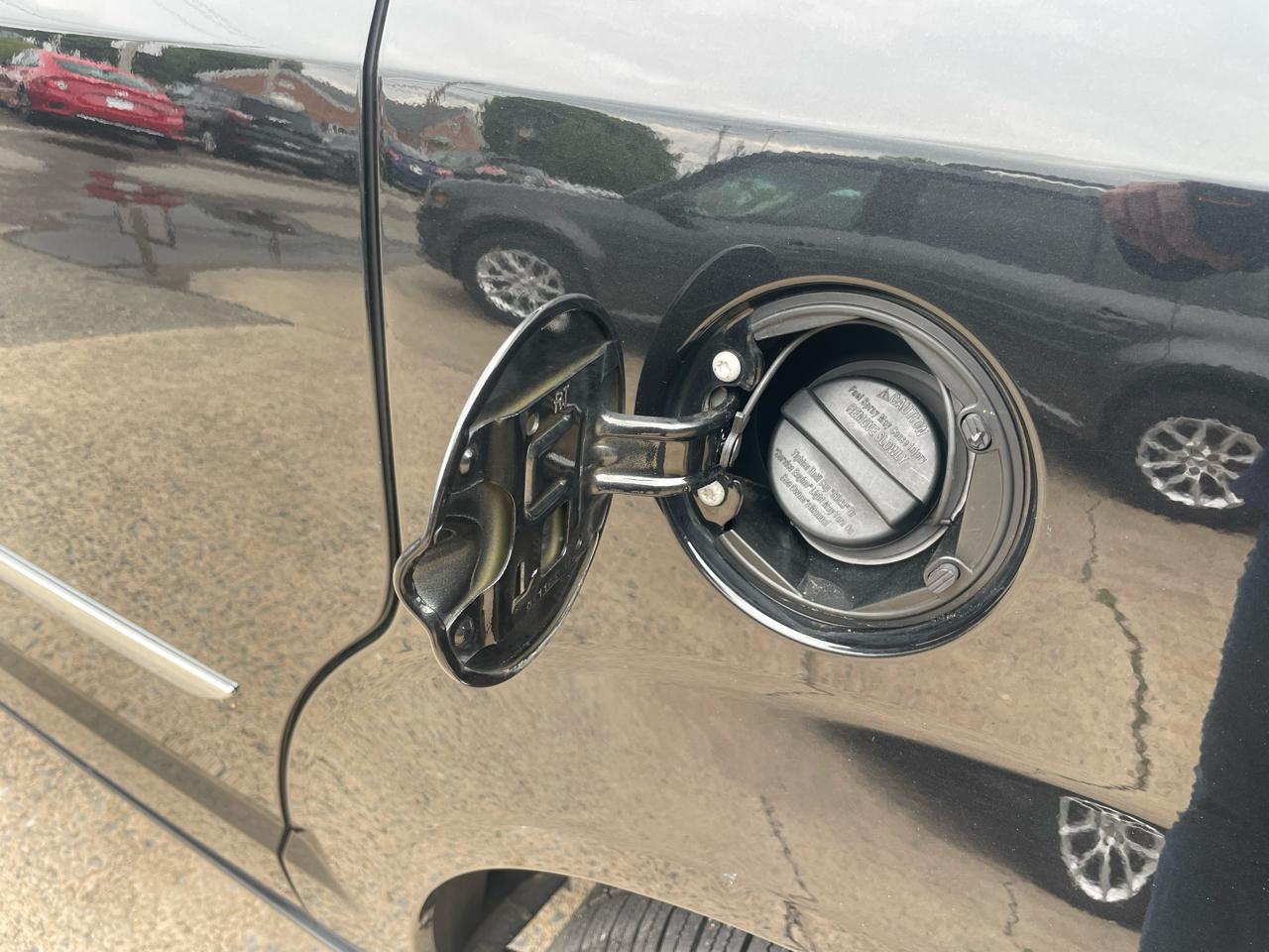 Chrysler Town & Country Touring-L 2013