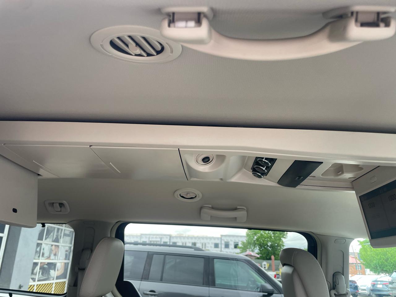 Chrysler Town & Country Touring-L 2013