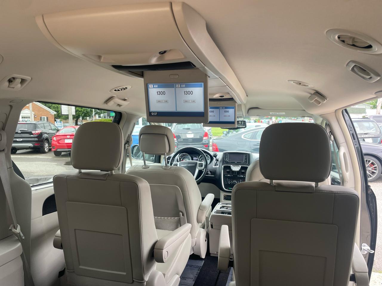 Chrysler Town & Country Touring-L 2013